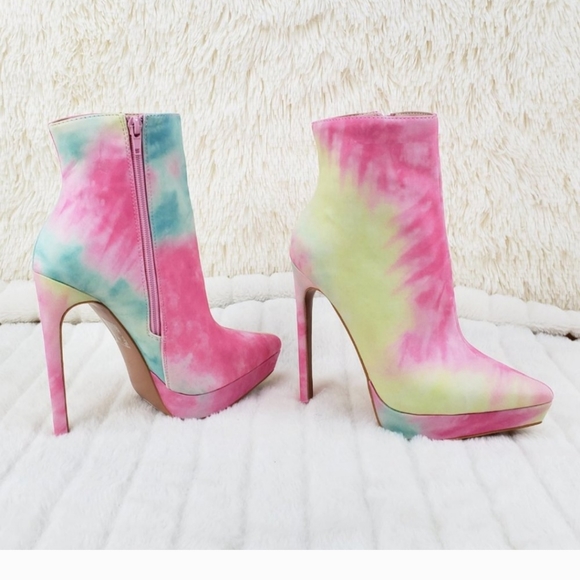 So Me Shoes - So me never worn 5" heeled bootie tie Dye size 11